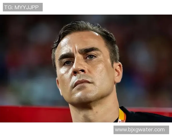 足球球星赛场经典捂耳动作引发球迷热议成为焦点瞬间